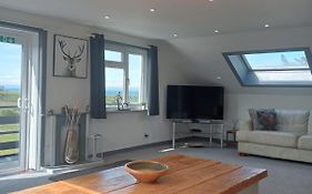 Self Catering Spacious Open Plan 3 Bed Apartment With Sea Views